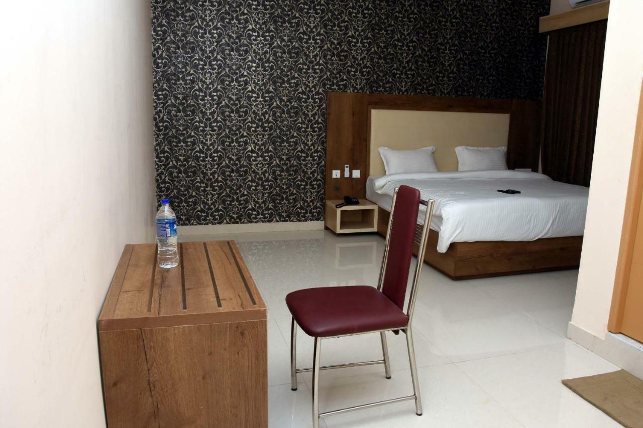 Salem Regency - A Business Stay ภายนอก รูปภาพ
